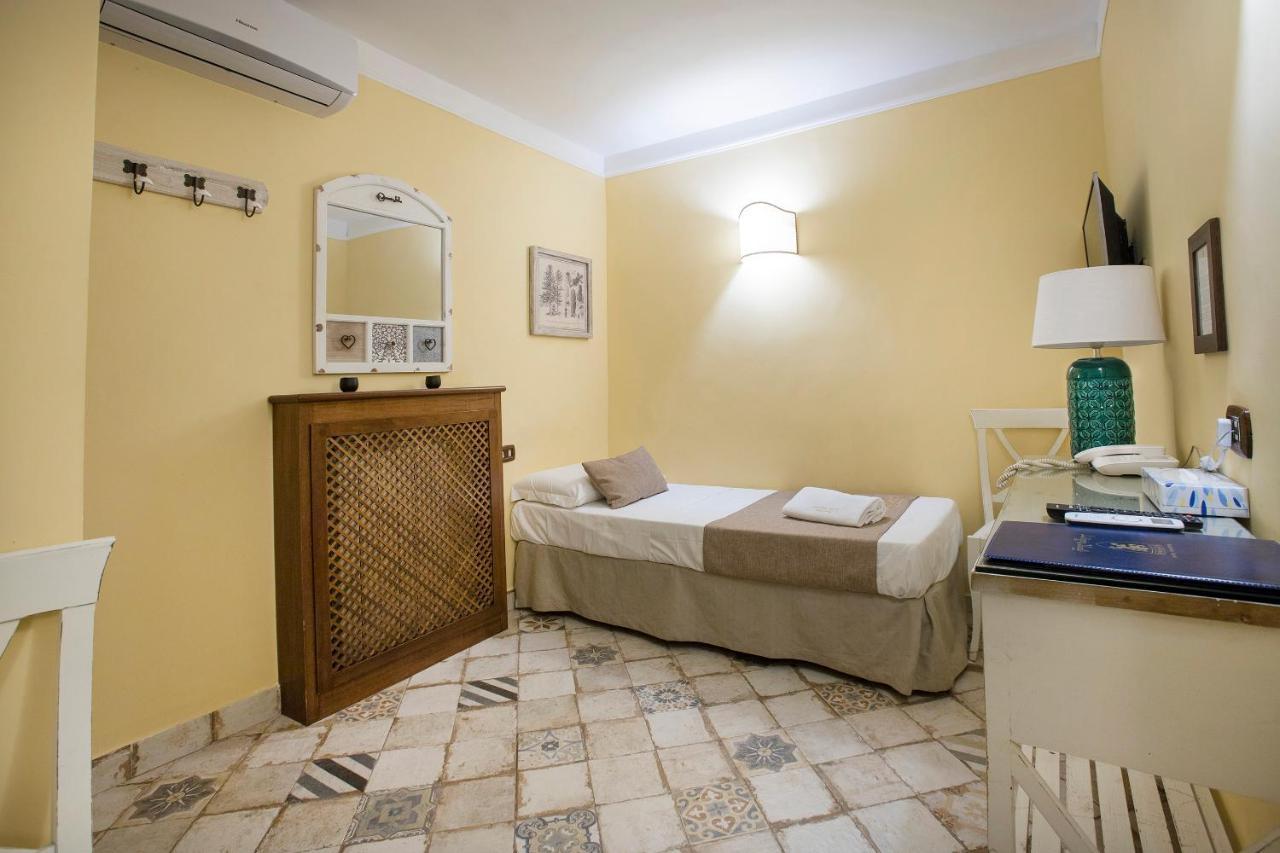 Dependance Hotel Napoli Bagian luar foto