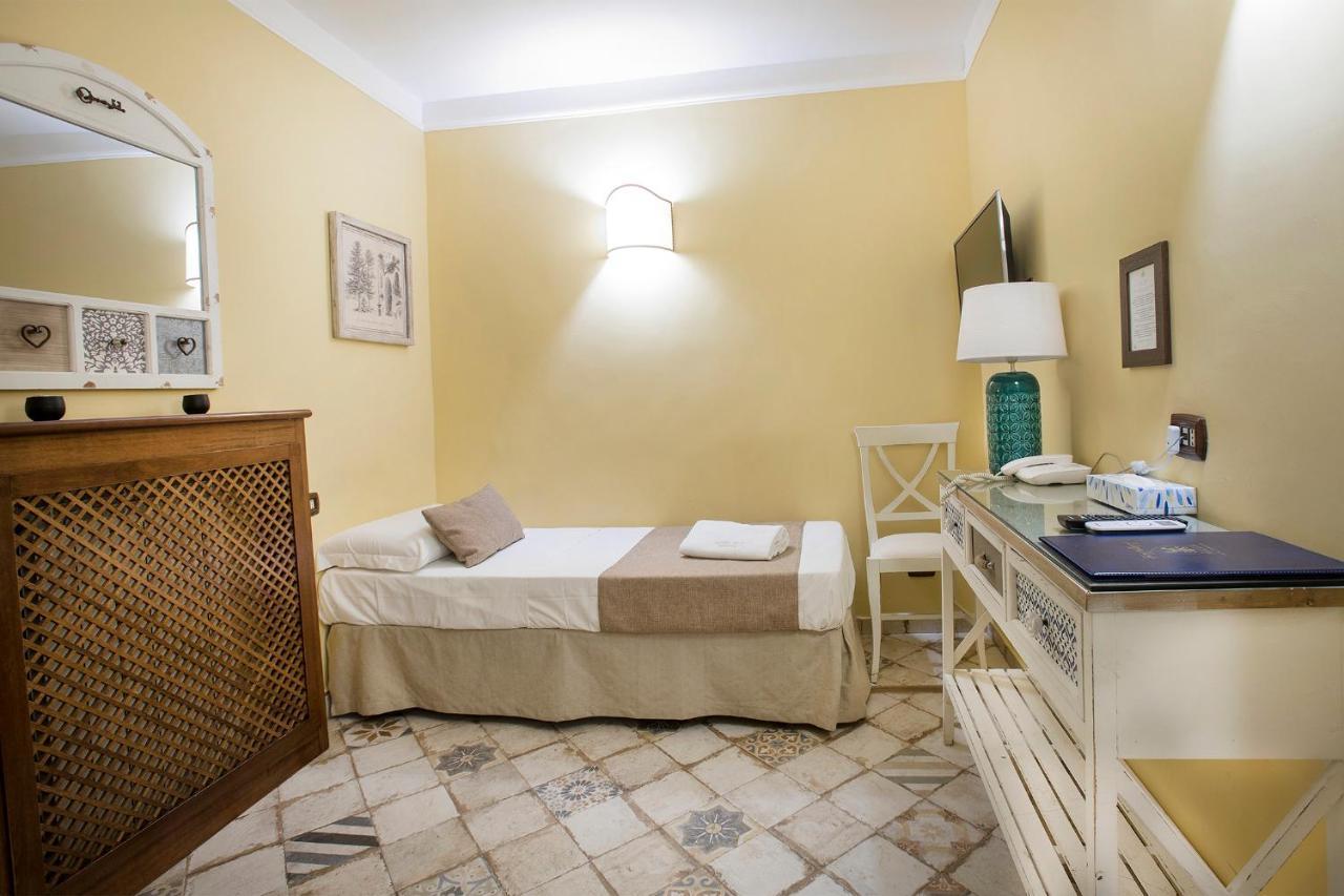 Dependance Hotel Napoli Bagian luar foto