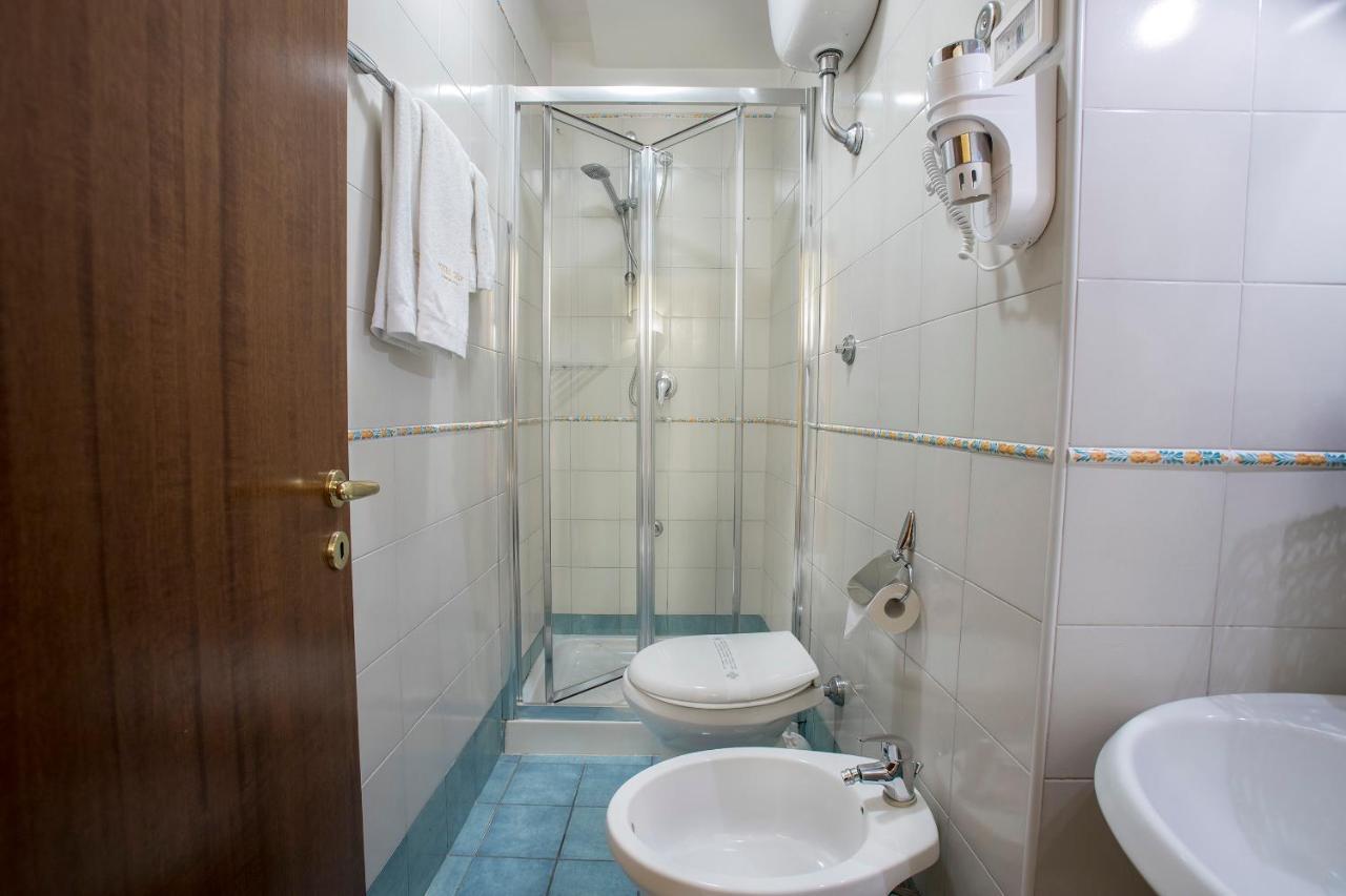 Dependance Hotel Napoli Bagian luar foto