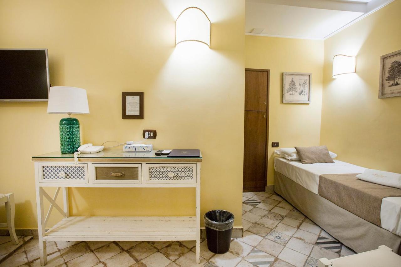 Dependance Hotel Napoli Bagian luar foto