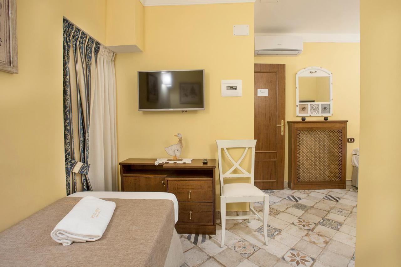 Dependance Hotel Napoli Bagian luar foto